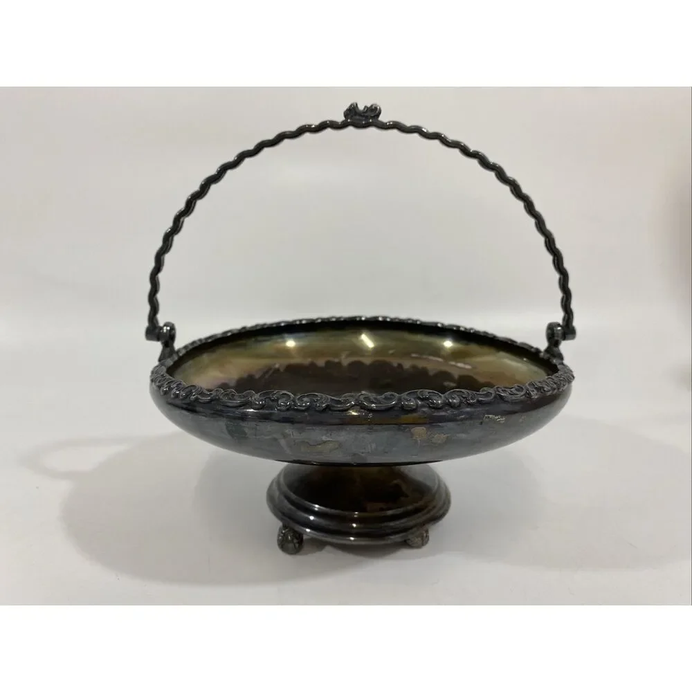 Antique Victorian Wilcox Silverplate Footed Bridal bouquet holder Basket 7” x 7”